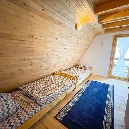 Bella Vlašić * Sisava